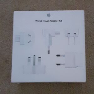 Apple travel adapter kit